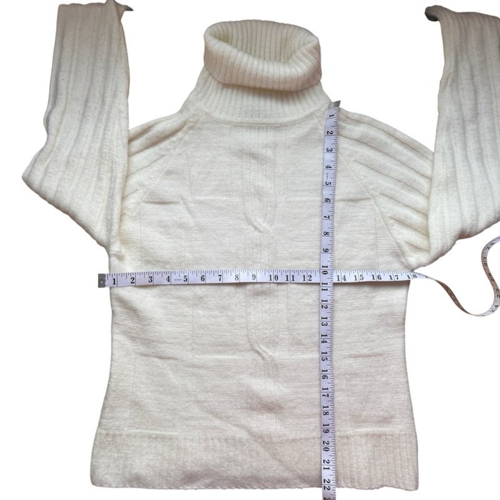 Veirjen Cream Cable Knit Turtleneck Sweater Women's Medium - Picture 6 of 10